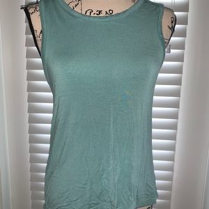 LuLu’s Sleeveless Top - Medium